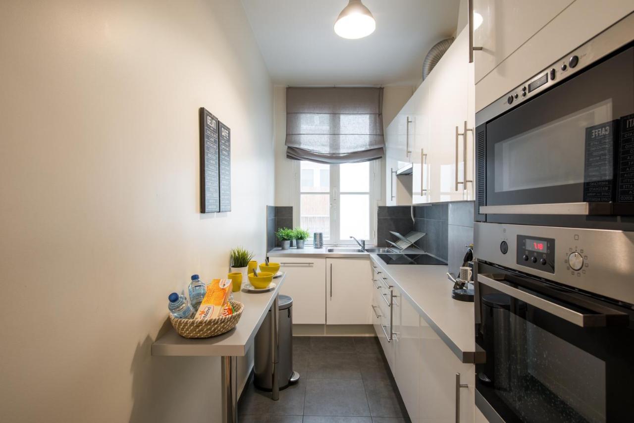 2 Bedroom Appartement Near Tour Eiffel & Trocadero パリ エクステリア 写真